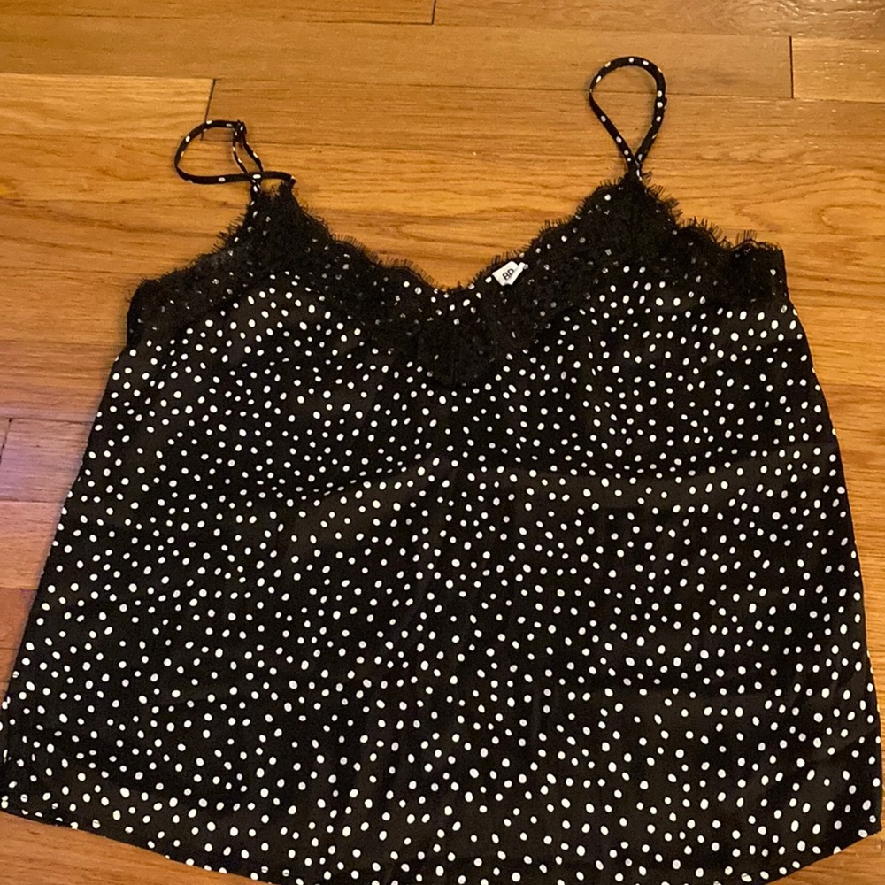 Back cami, lace neckline